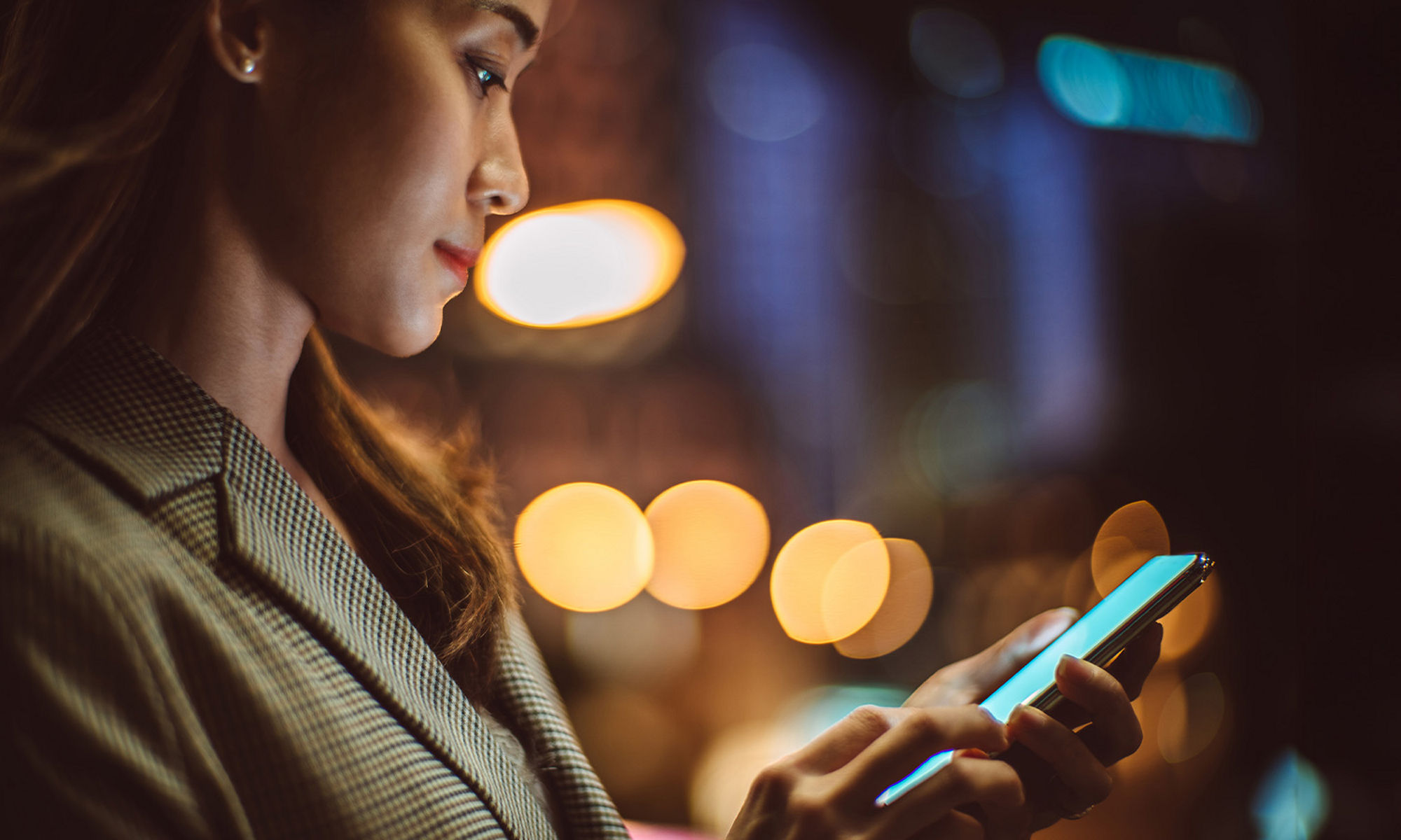 Women looking at the screen