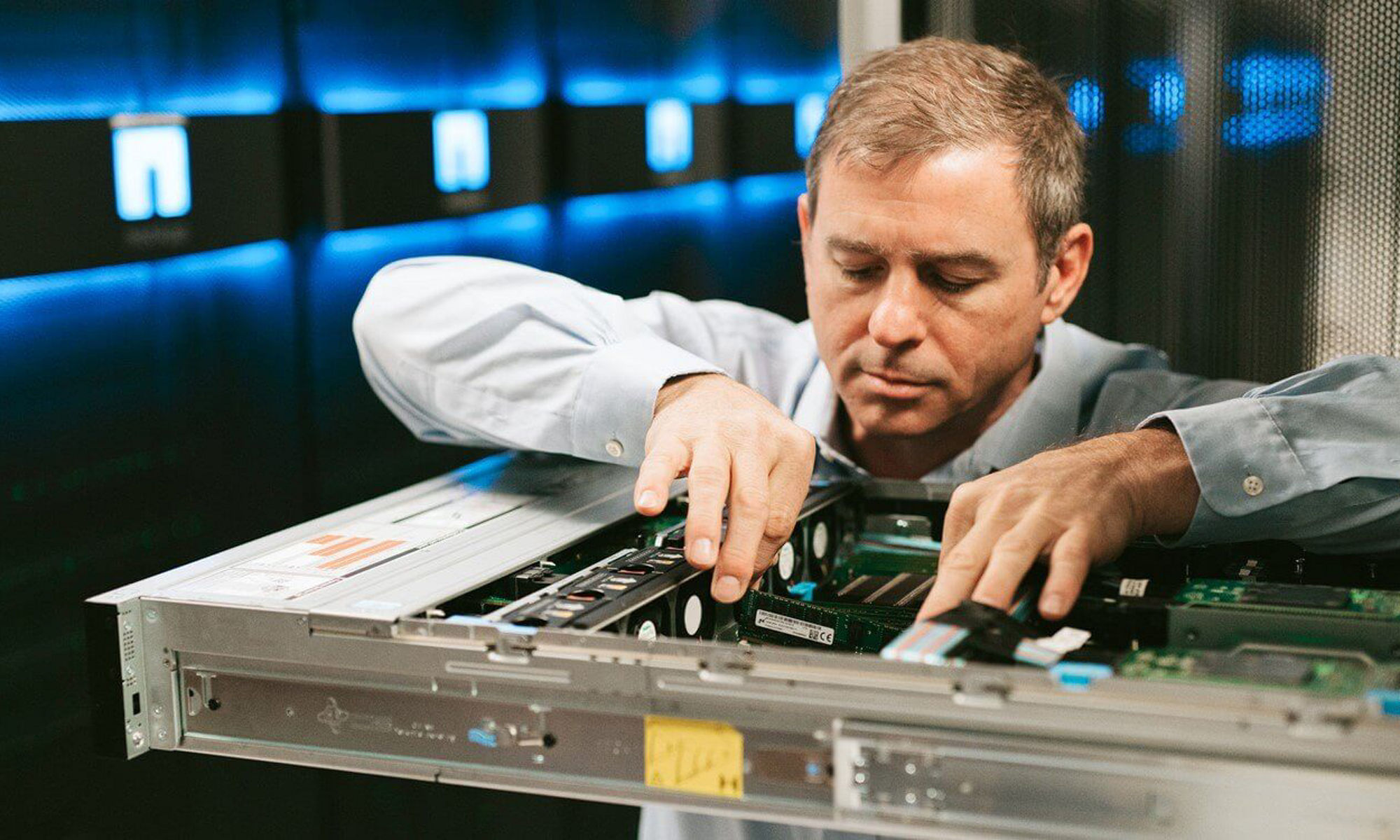 解锁数据的价值：AMD EPYC 7002 与美光 3200 MT/s 高速 DDR4