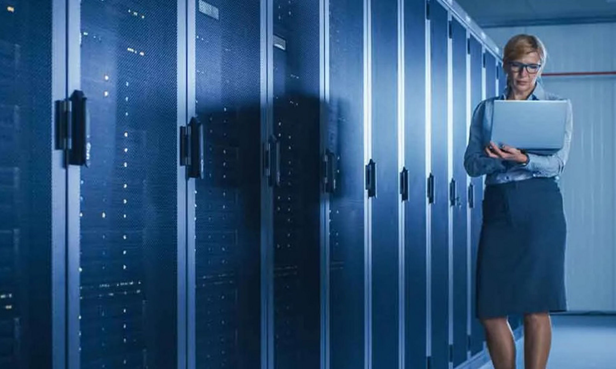 DDR5 与第 4 代 AMD EPYC 处理器相结合，为数据中心提供下一代性能