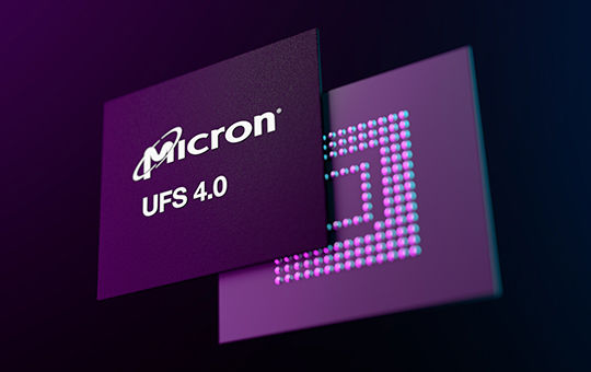 Micron UFS 4.0モジュールの前面と背面 
