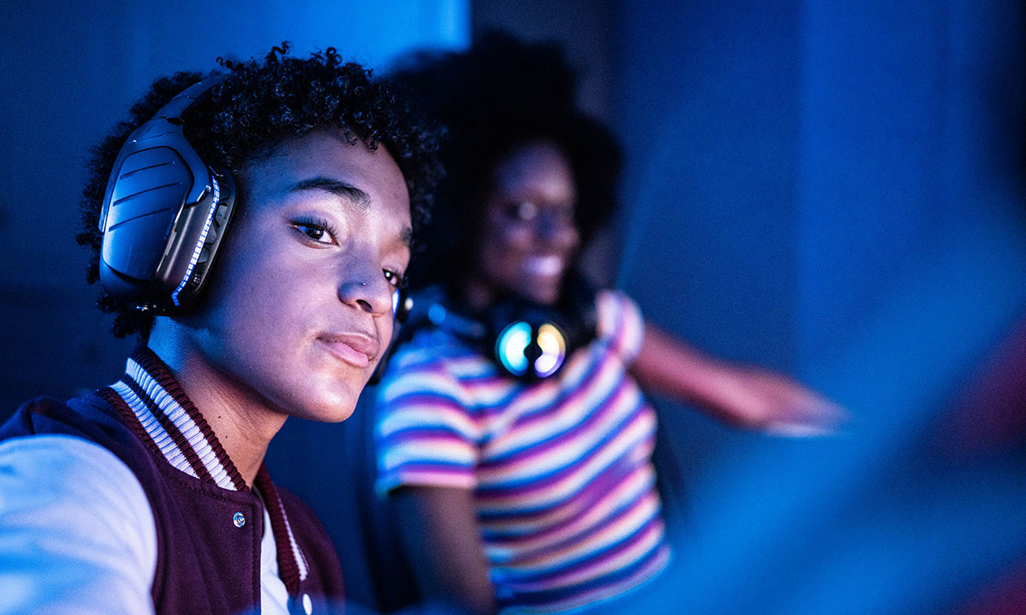 Two women gaming students hanging out